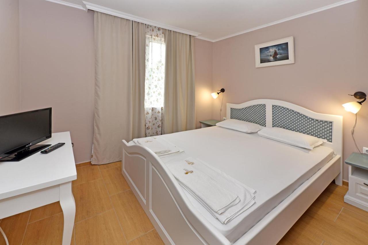 Sirena Palace Family Hotel Obzor Dış mekan fotoğraf