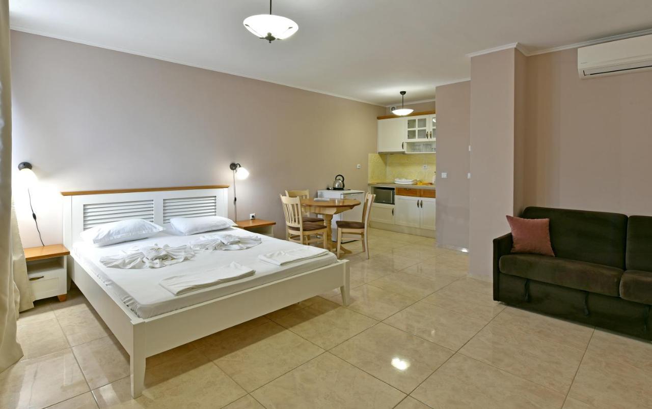 Sirena Palace Family Hotel Obzor Dış mekan fotoğraf