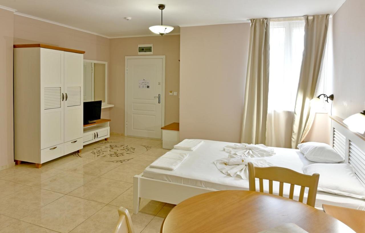 Sirena Palace Family Hotel Obzor Dış mekan fotoğraf